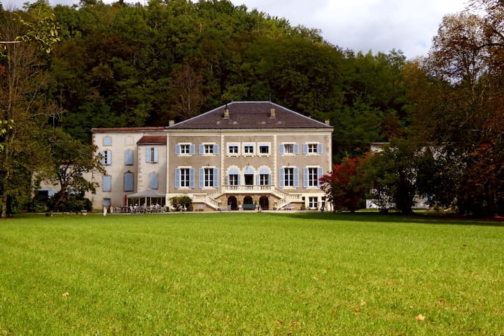 La Bastide-de-Sérou的民宿