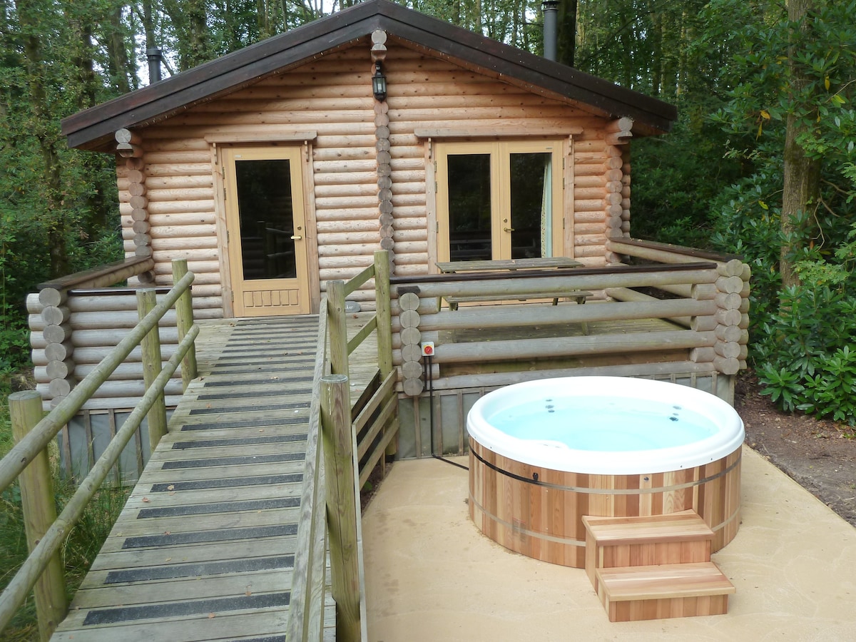 啄木鸟小屋-带私人热水浴缸的小木屋