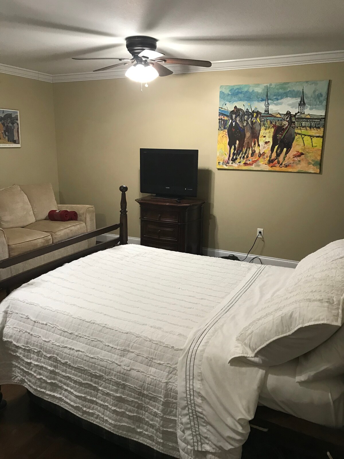 Private Double Suite close to Obed River (Room #1)