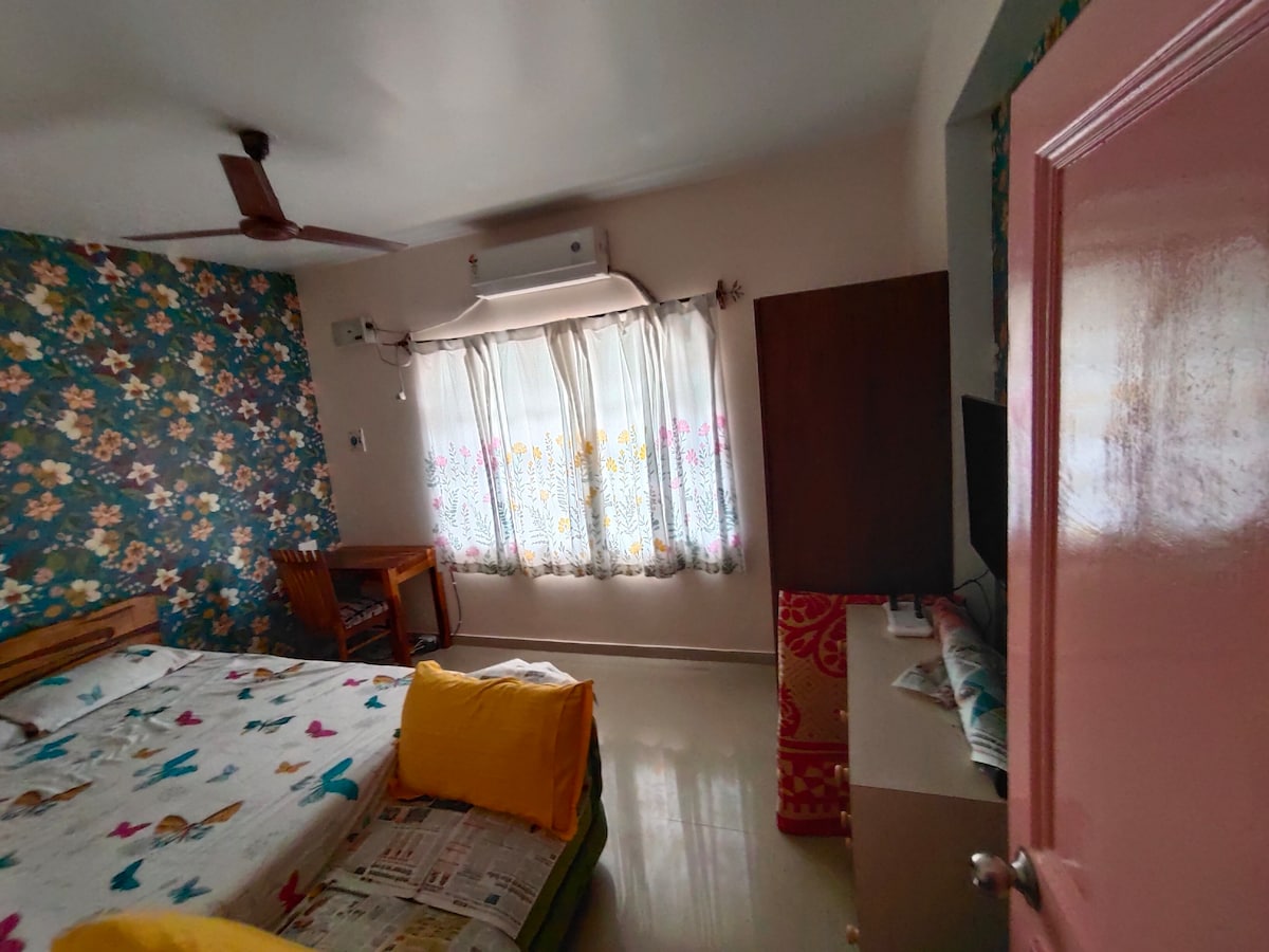 Beautiful 1bhk in heart of south Goa with Scooter