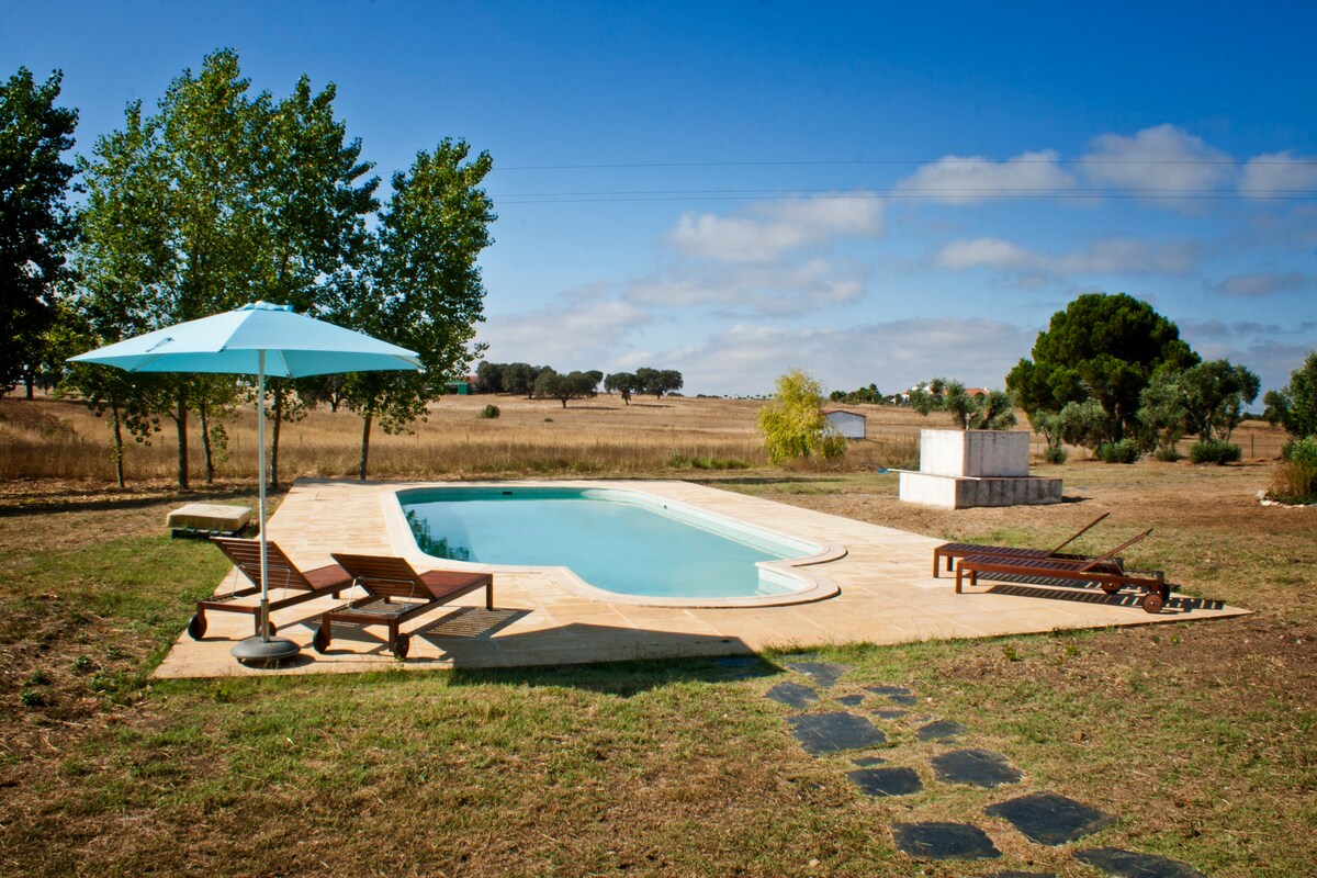 Monte da Viagem - Alentejo带泳池的农舍