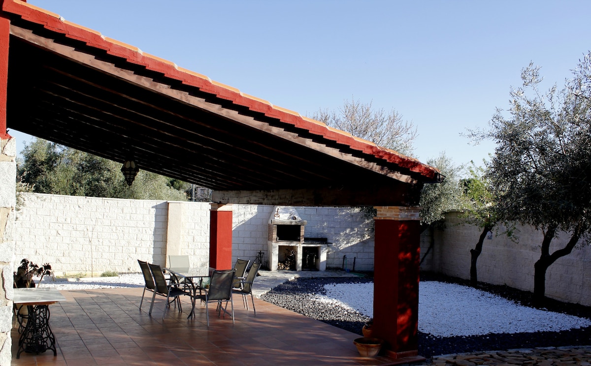 Casa con Piscina Privada,terraza,Porche yBarbacoa*
