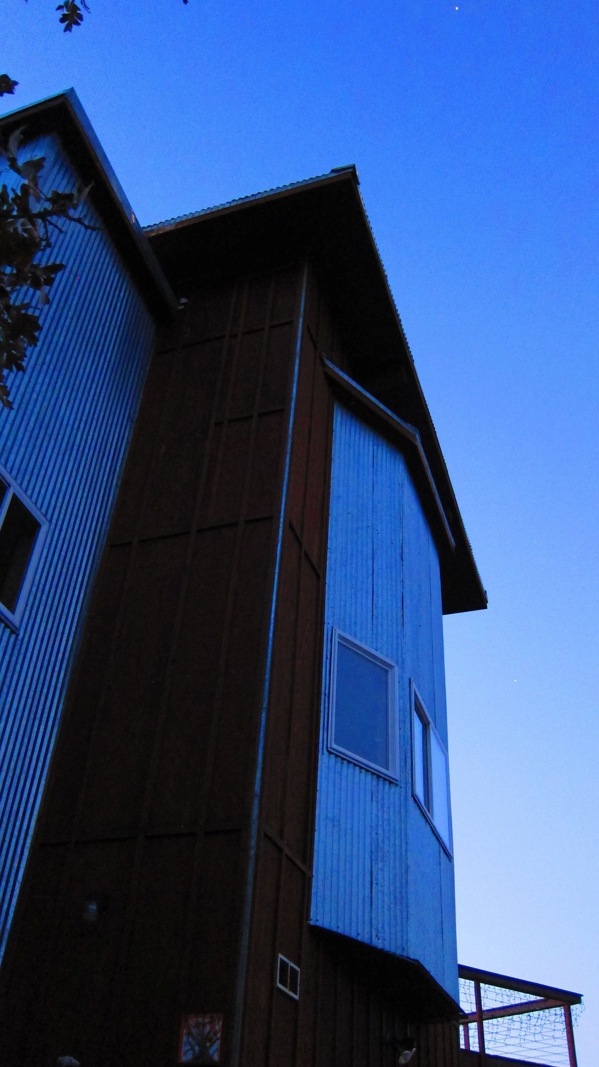 Towerhouse - Modern Cabin @ 8,000ft