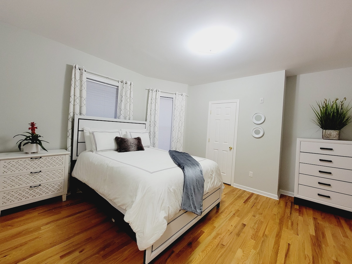 Lovely room for rent in Hartford