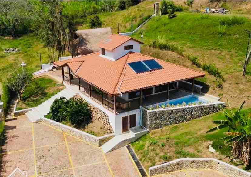 Hermosa Casa Quinta-Altos del Palmar