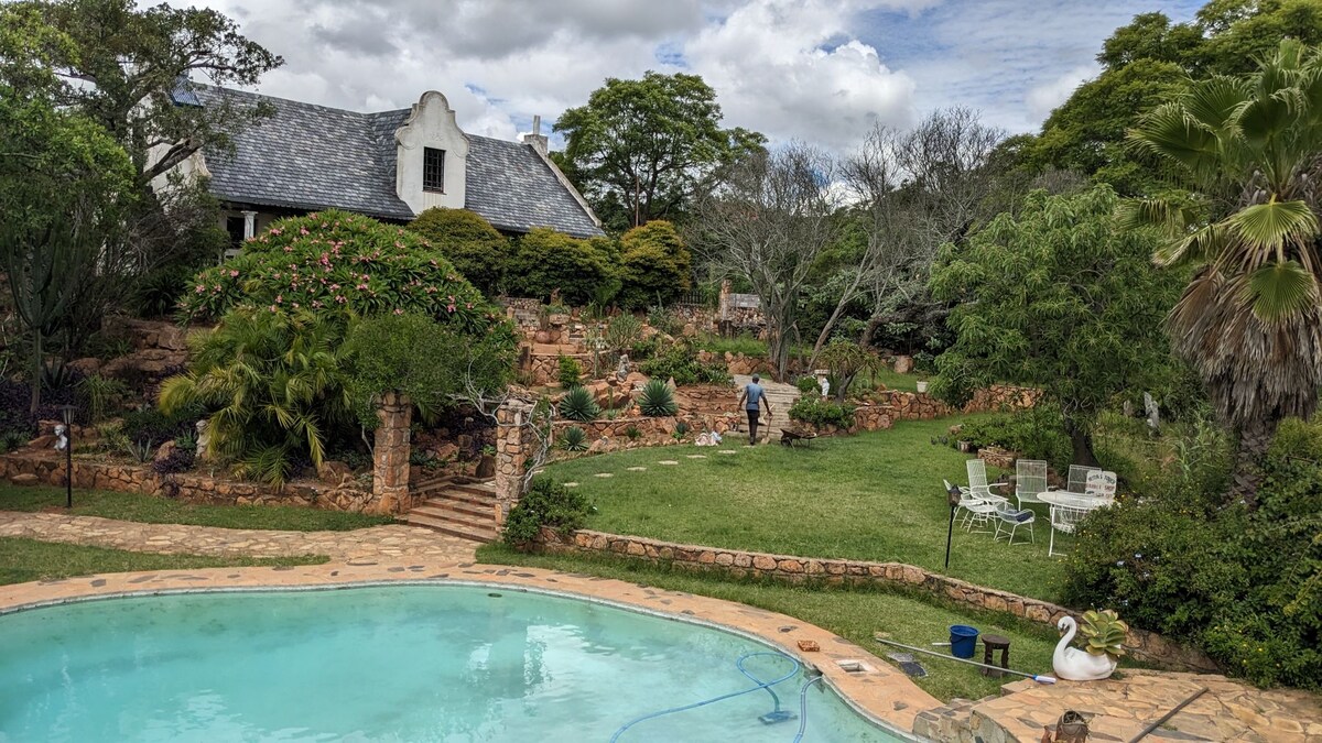 Beautiful Room in Burnside Cottage for ZITF