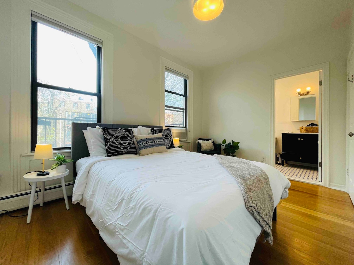 VAN VORST HOUSE | Prime Location Minutes to NYC