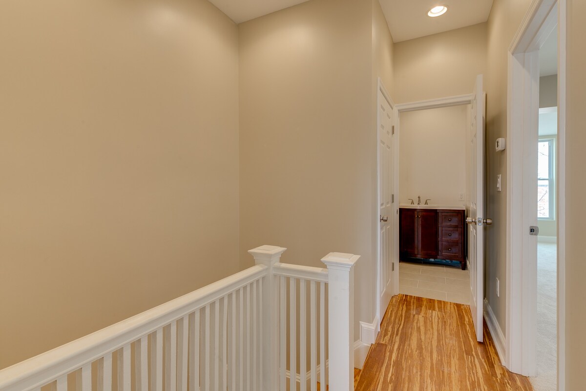 Master and Basement in New Beautiful Row Home