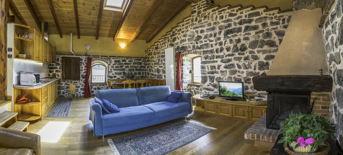 Attic overlooking Lake Iseo in Zorzino's Castle