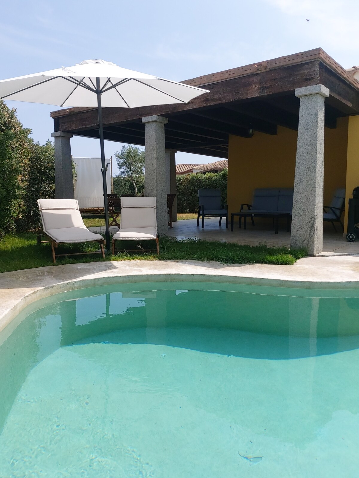 Villa B3 con piscina privata, 500 m dal mare