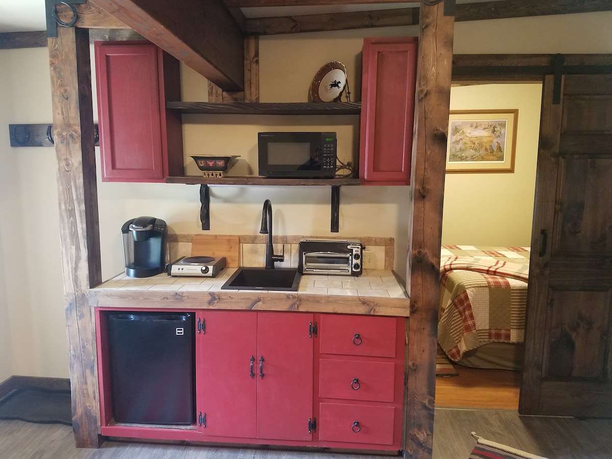 Three Forks Saddlery 's "Cowboy Cabin"