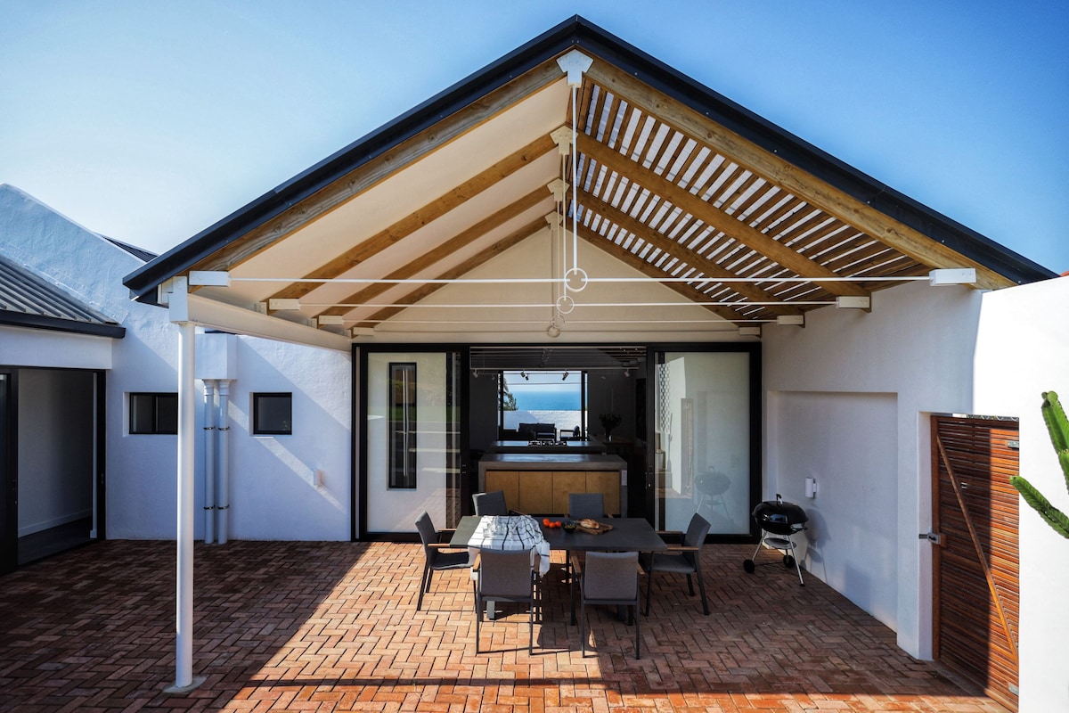 Architectural gem in Durban North - sleeps 6