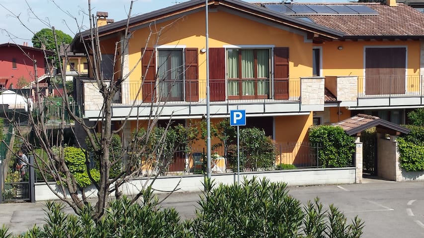 Pontirolo Nuovo的民宿