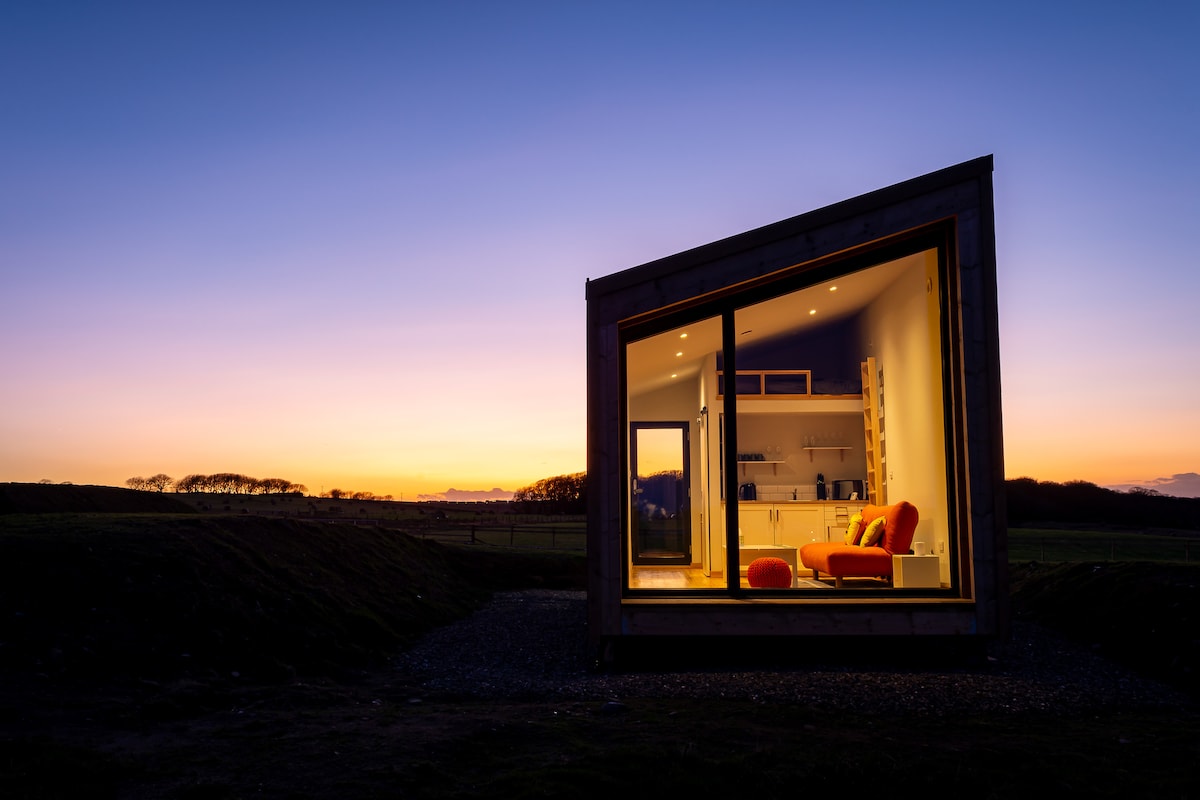 The Beekeeper 's Bothy