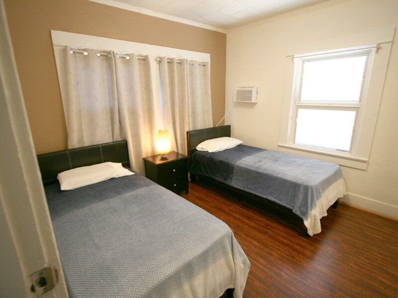 101A Men 's Dormitory Room