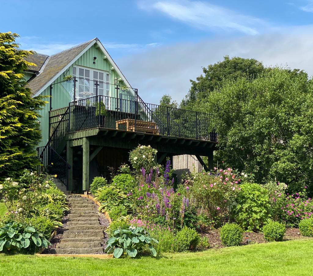 The Loft @ Tullybeagles, Bankfoot, Perthshire。