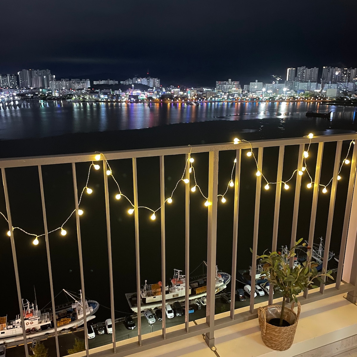 🤎Sokcho Gamjane: -)海景、城市和湖景，「祥和的情感住宿」