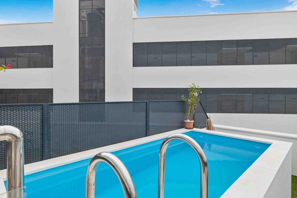 W4 Private Pool - Luxury Style Apartment