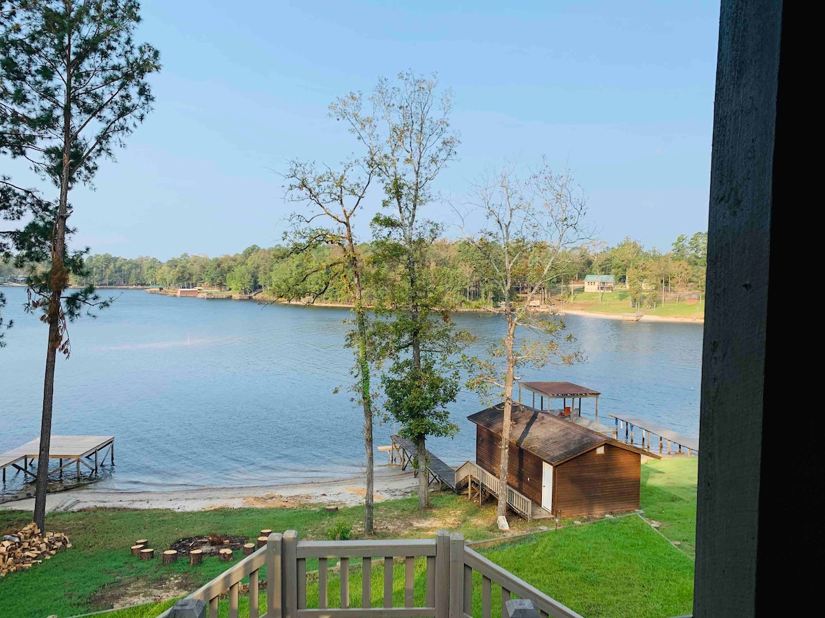 Waterfront Toledo Bend - Magnolia on the Lake