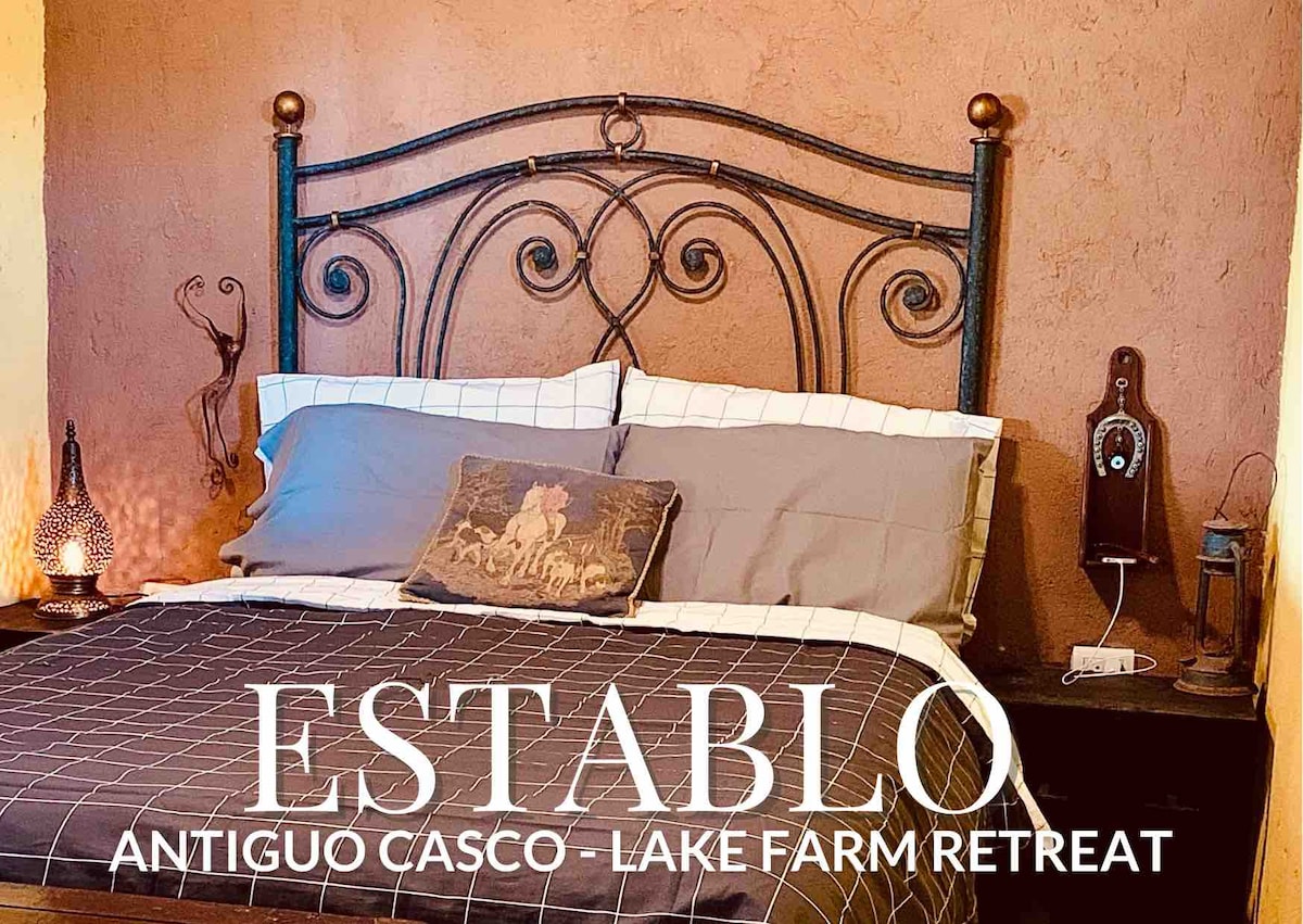 Establo, Lake Farm Retreat