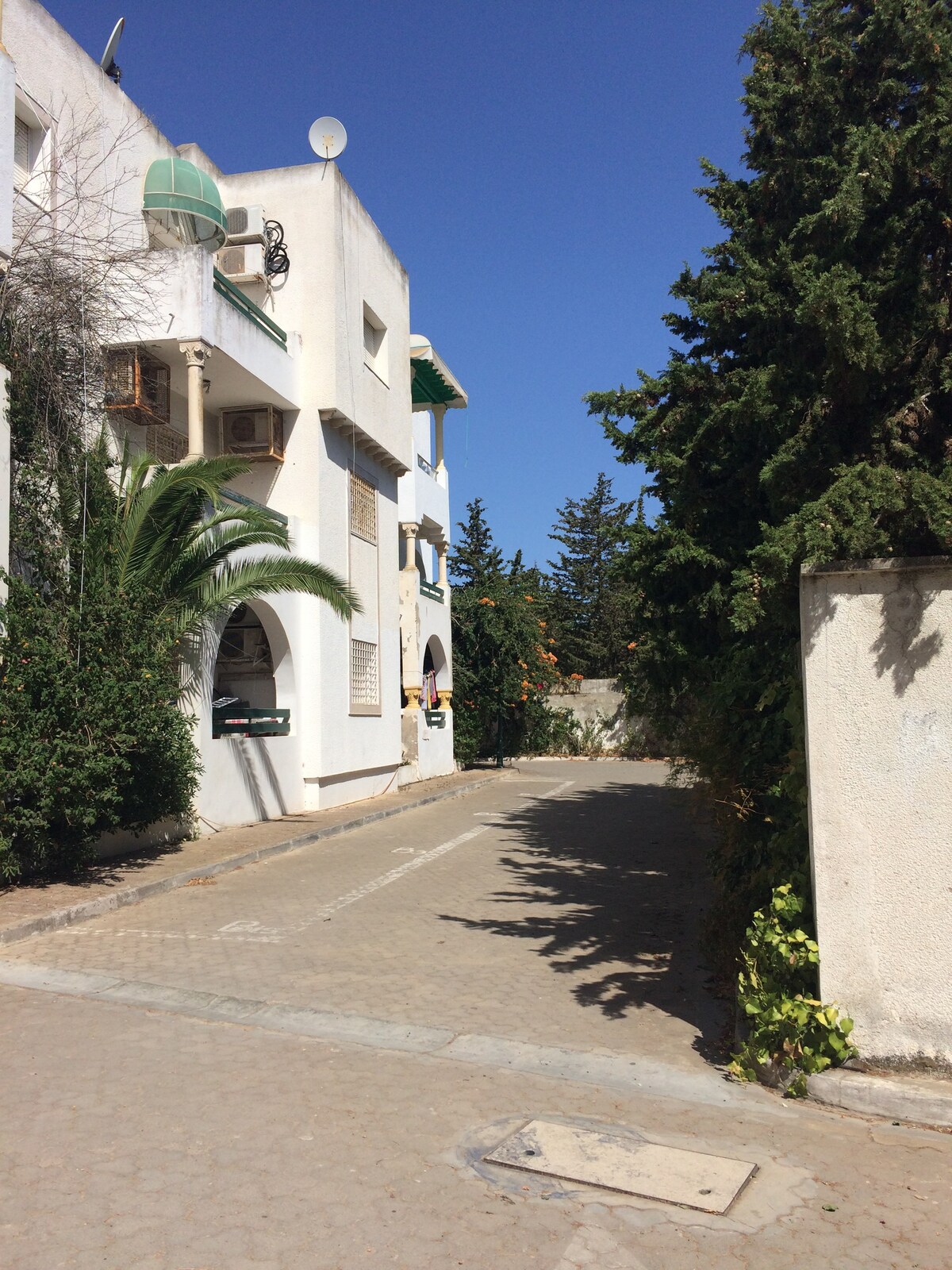 BIZERTA CHARLY 's Route Panoramique la Corniche。