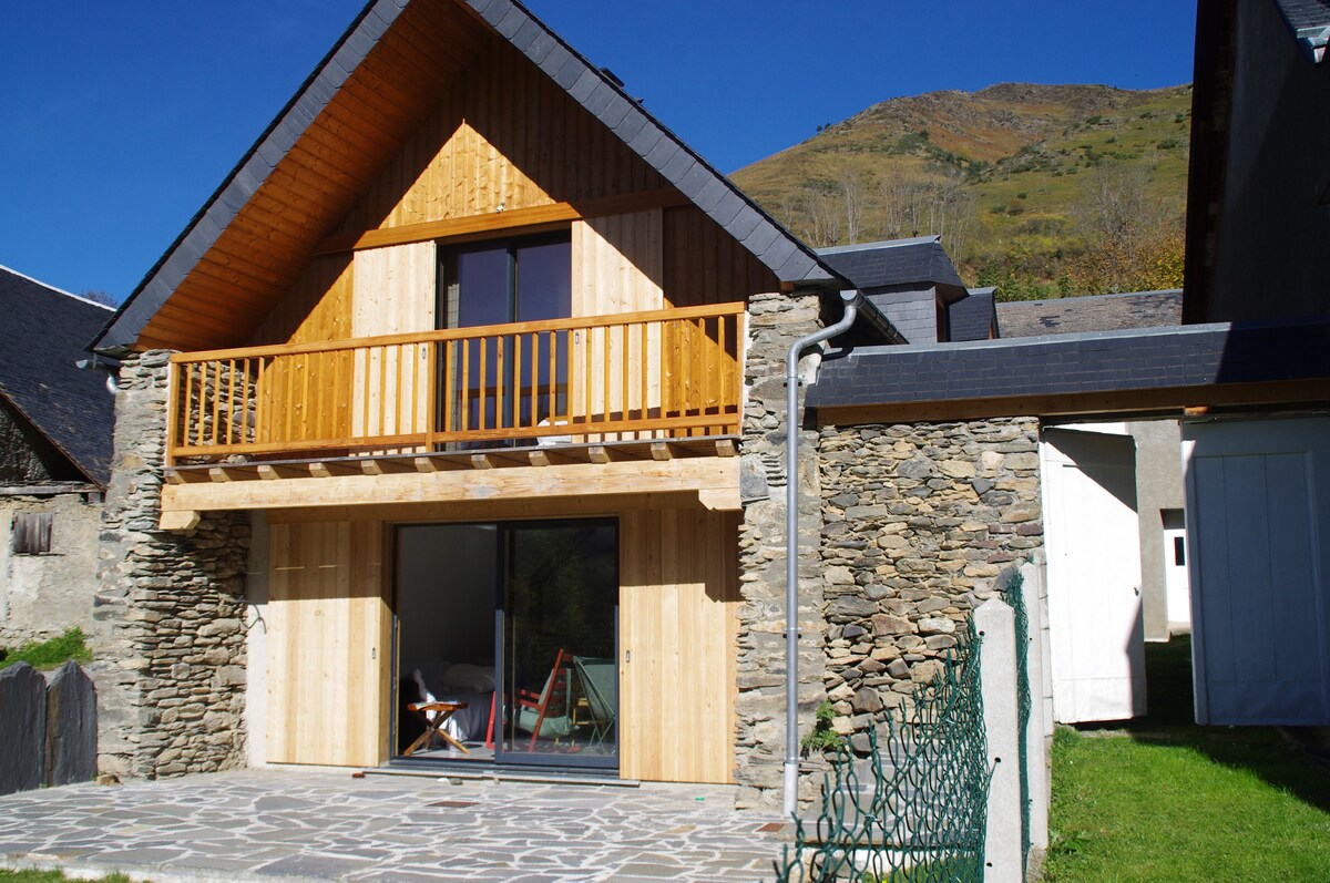 maison très confortable jardin et vue montagne.