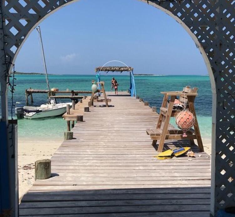 埃克苏马角海滩度假村（ Exuma Point Beach Resort ） ：蓝色马林海景2卧室别墅