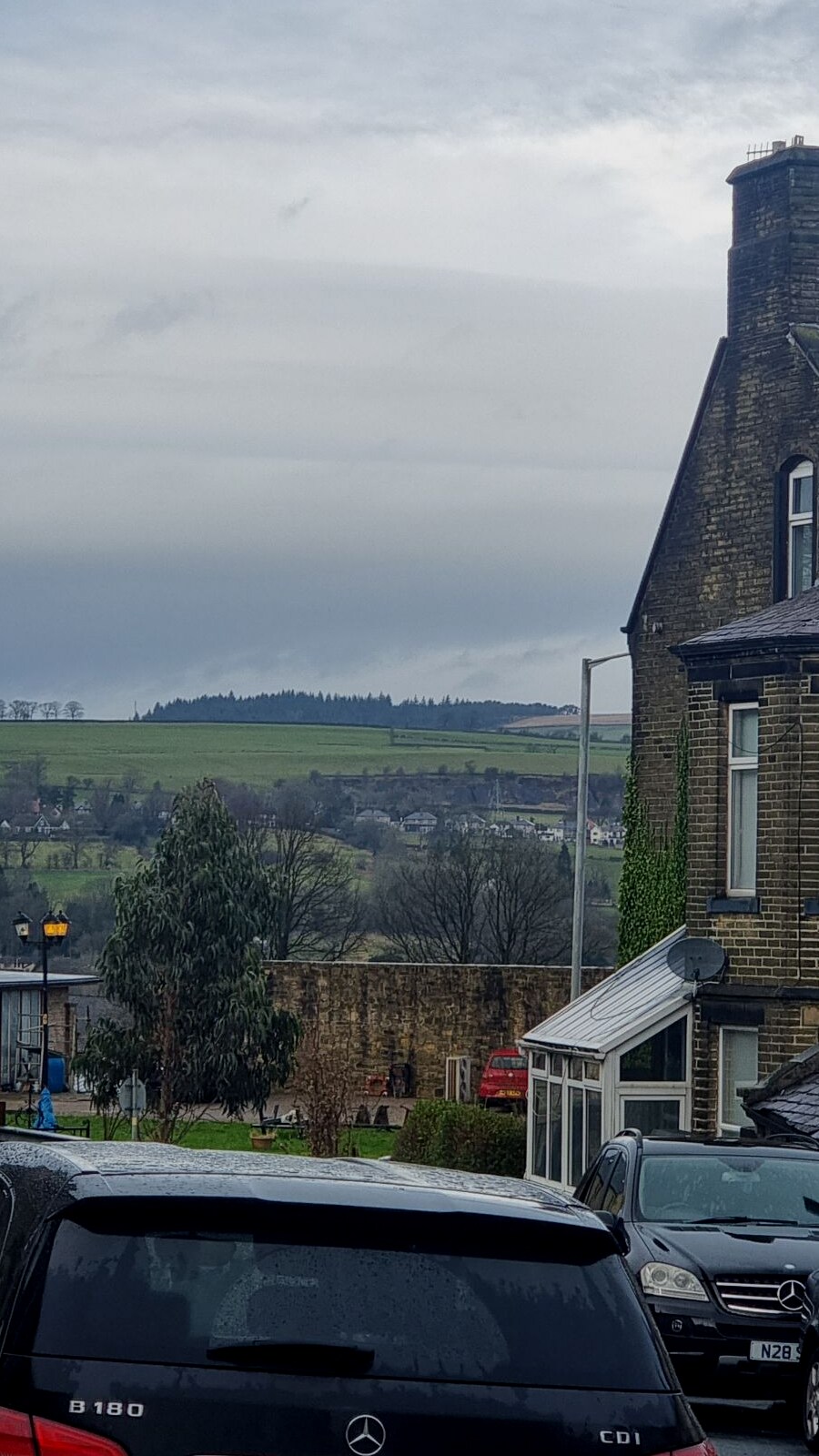 Family Home - Scenic Pendle Hill View