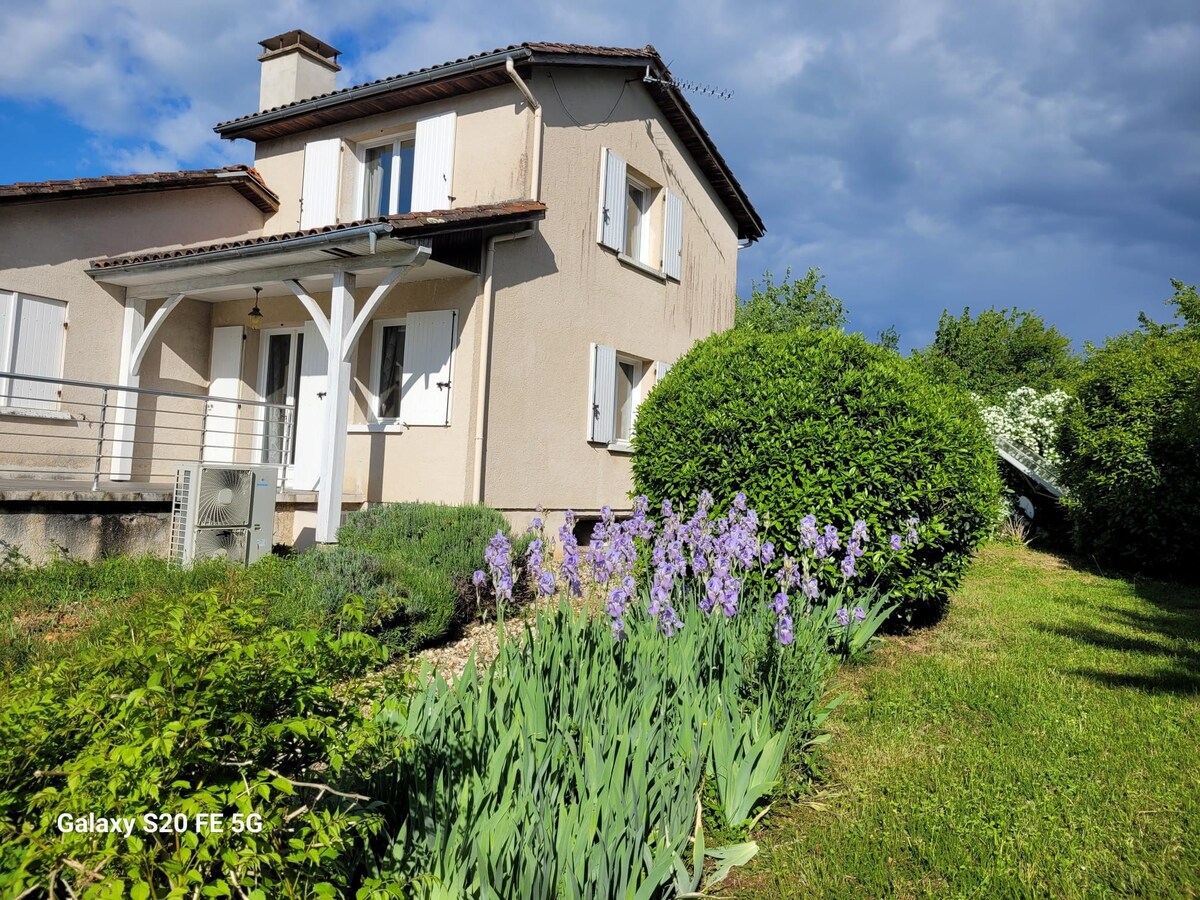 Appartement proche Périgueux
Gîte 4/5 personnes