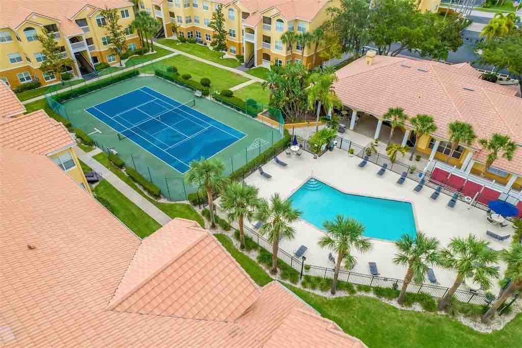 Beach 5min drive•Heated Pool•Gym•Tennis Court