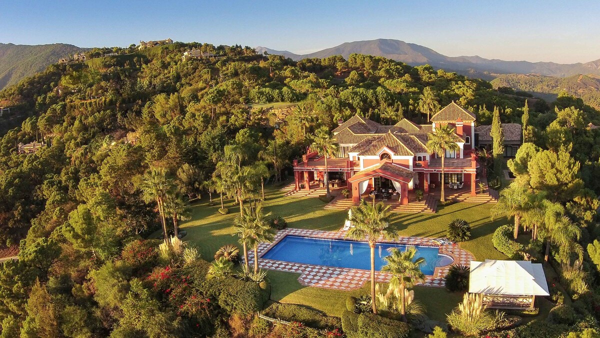 Villa Mirador - Luxury Villa at La Zagaleta