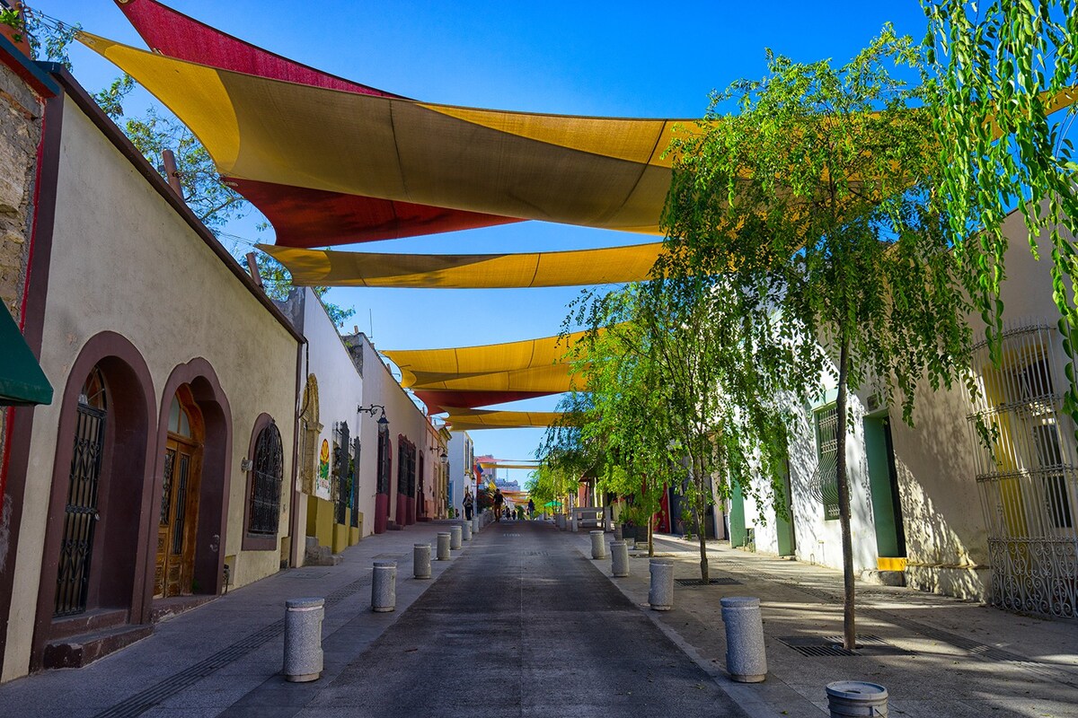 ANTIQUE Barrio Antiguo 6