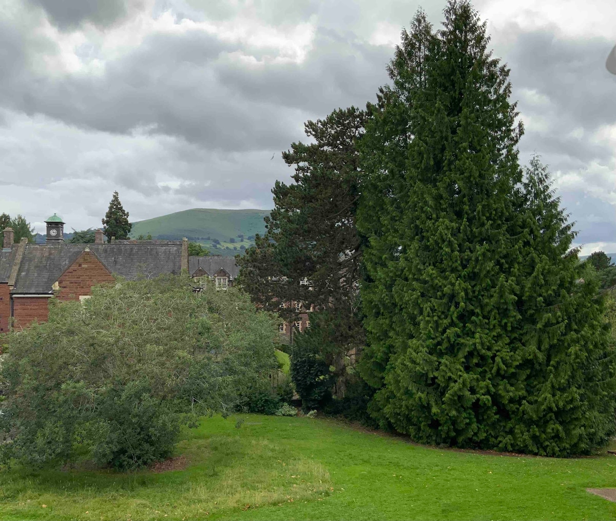Private Suite, Abergavenny, Brecon Beacons -2 beds