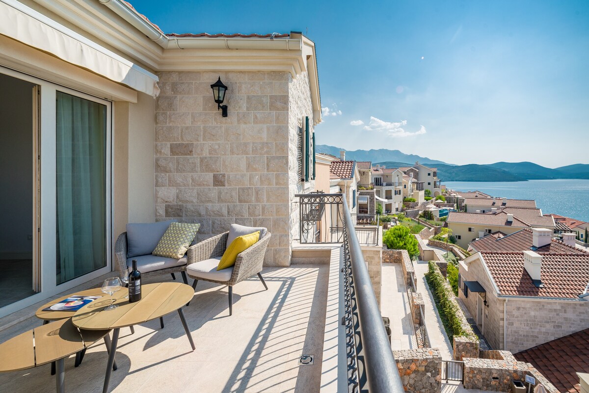 Lustica Bay stylish apartment with a sea view