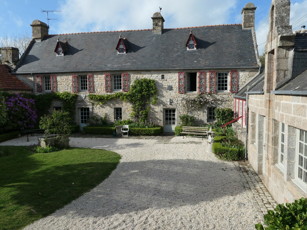 "La Maison du Garde", Manoir de RUMORVAN