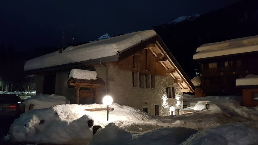 摩德纳迪-坎皮格里奥 (Madonna di Campiglio)的民宿