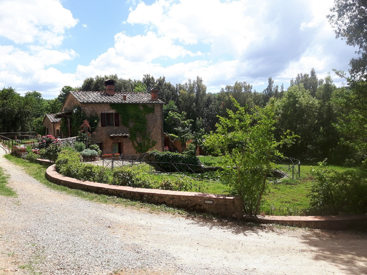 Entire TRUE Tuscan Property near Siena20P A/C Pool