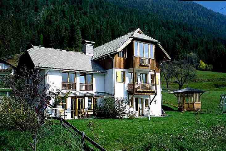 Haus CasaLi am Weissensee -阳台公寓