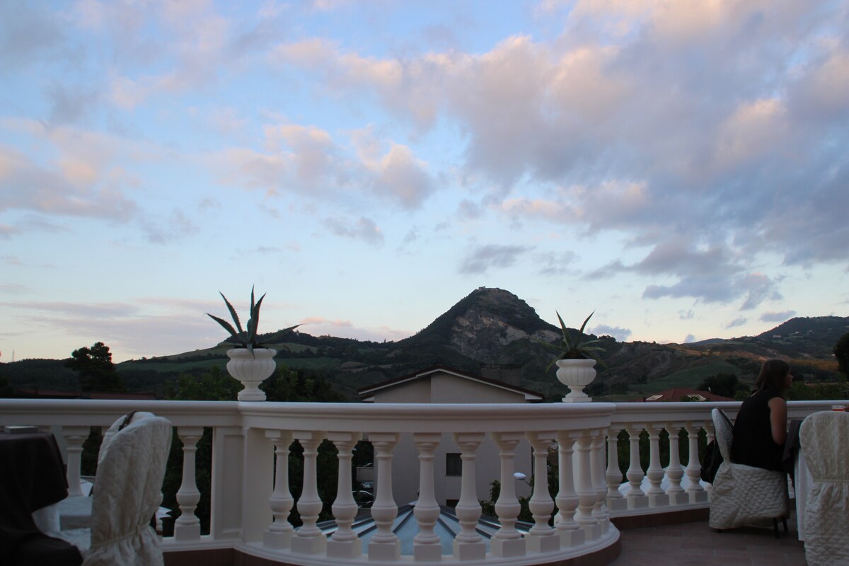 Villa Magda Novafeltria Suite "FELLINI"