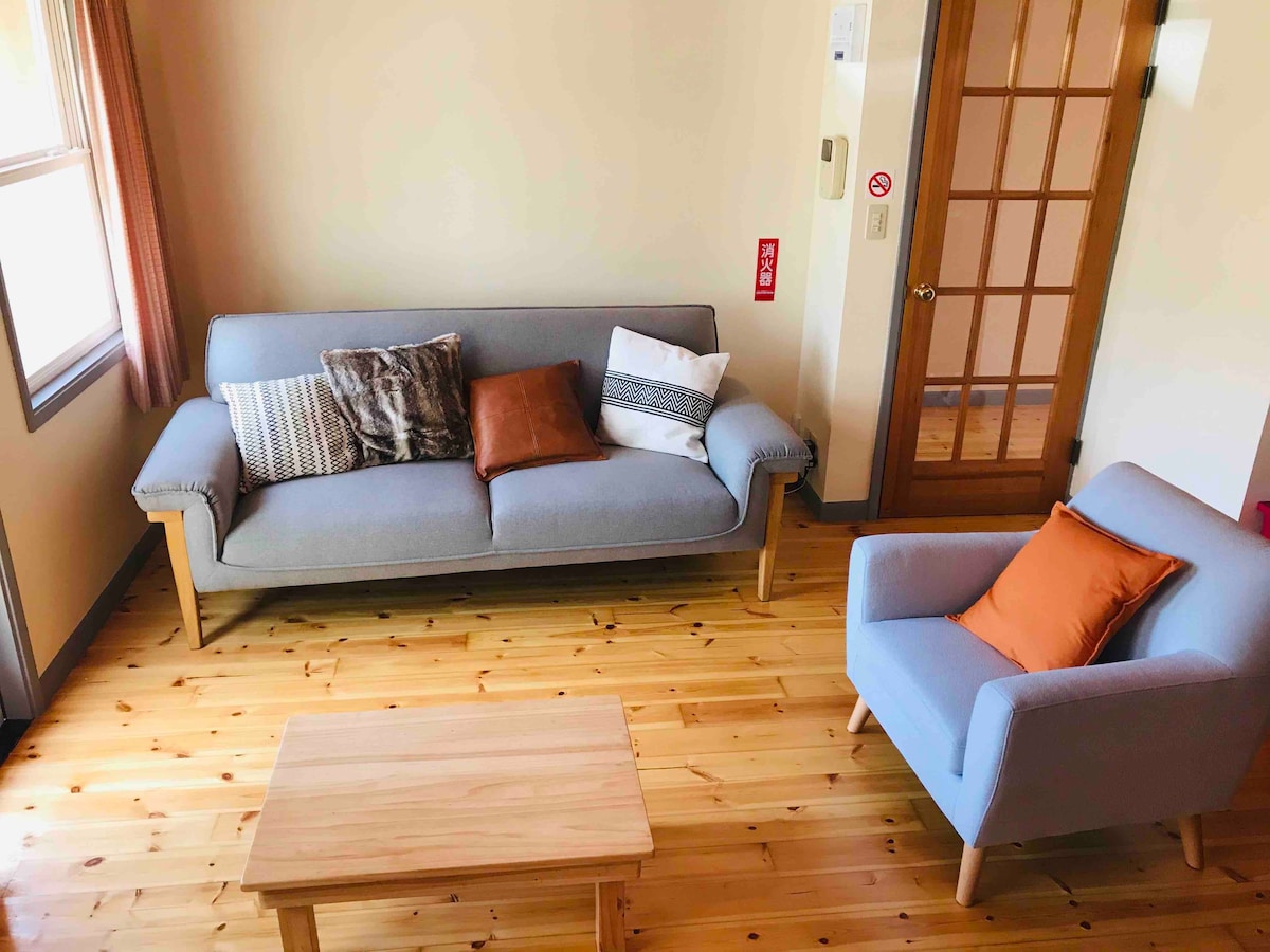 YellowHouse Cottage ：
距离日光景点1.5公里！