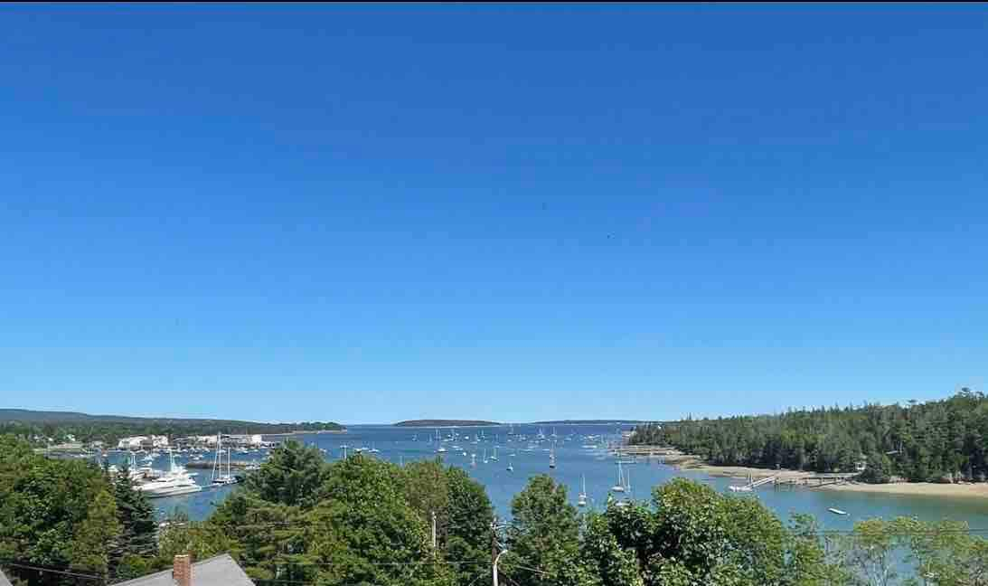 Waterview Harbormaster Cottage-Oceanfront Access