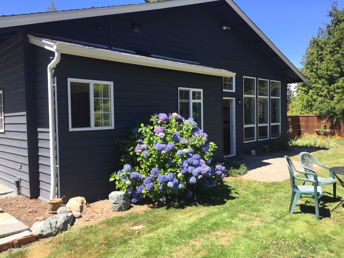 Samish Island Artist Cottage Getaway