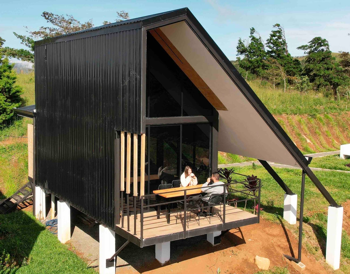 Clouds Flow: Cozy cabin in the nature with bonfire