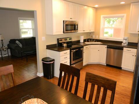 Middletown Treat-Convenient to it all! Comfortable