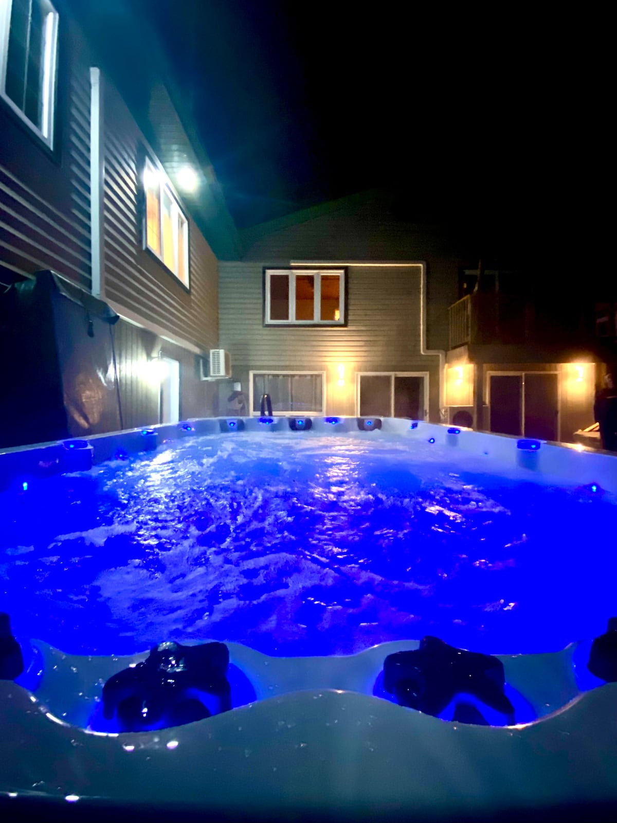 Muskoka North Cottage & Swim Spa Hot Tub