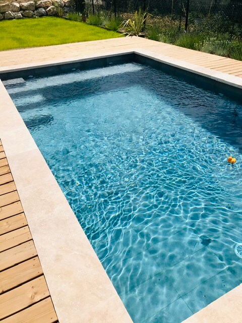 En Provence, maison climatisée piscine privée