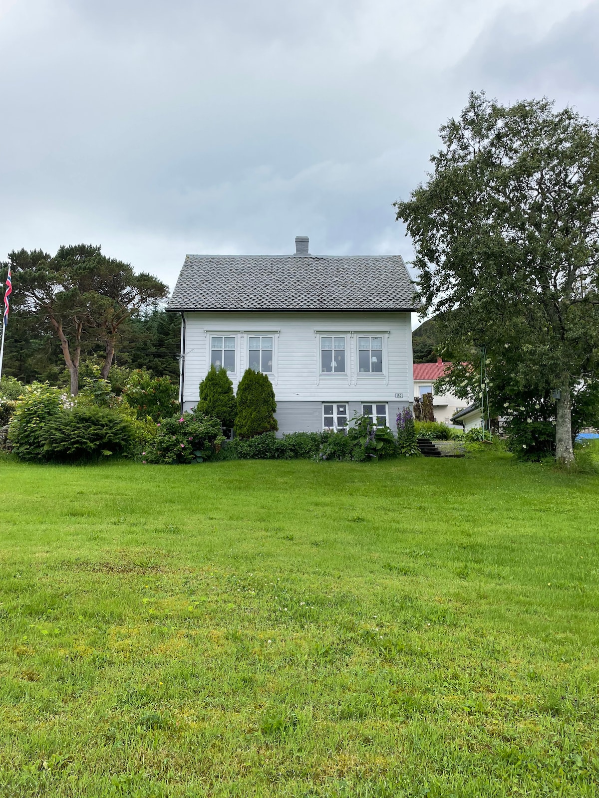 Minneverdig hus i nærhet til sjøen