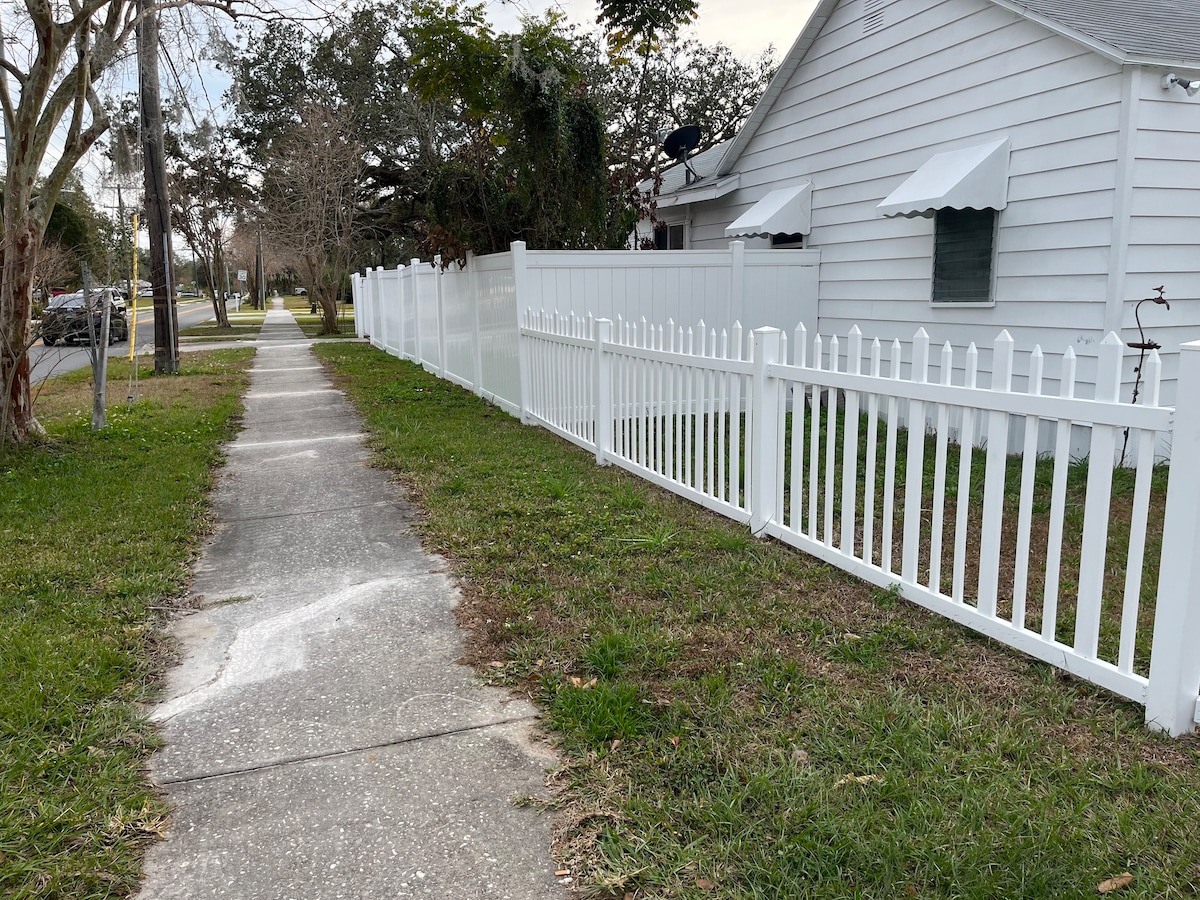 Downtown Lakeland - Cozy Guest House Studio