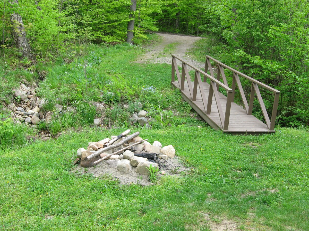 阿迪龙达克湖前营地（ Lake Front Adirondack Camp ）