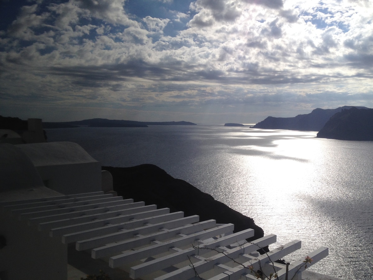 By the Mill, Caldera, Oia